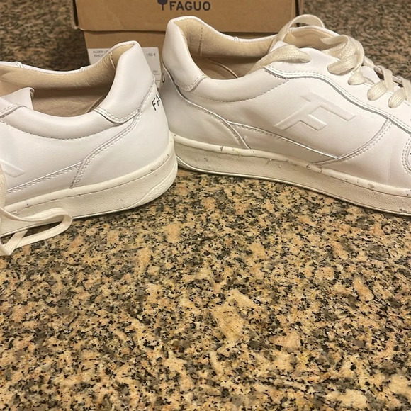 Like new size 10 usa - Picture 6 of 6